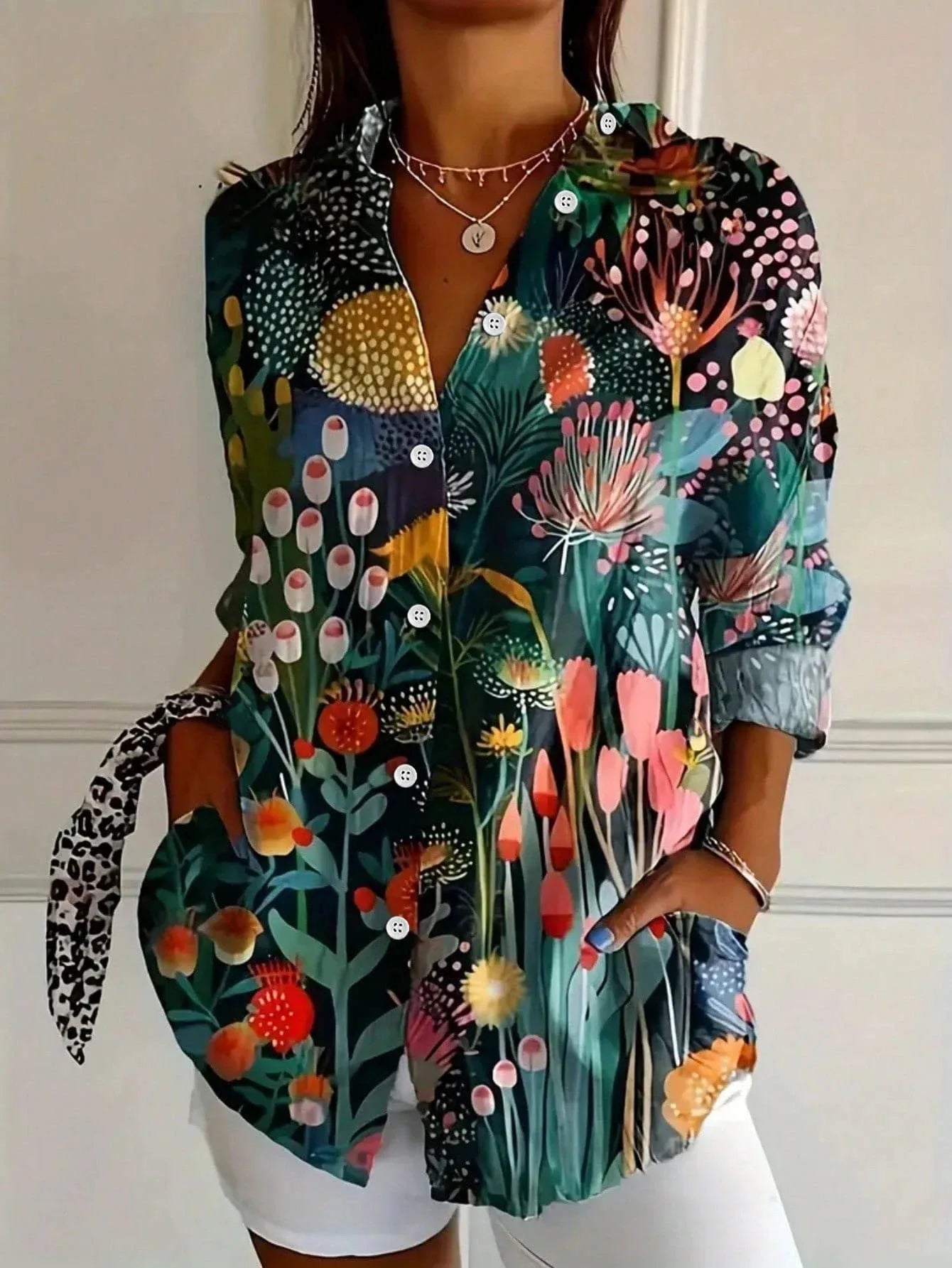 Annika | Kleurrijke blouse met speelse print