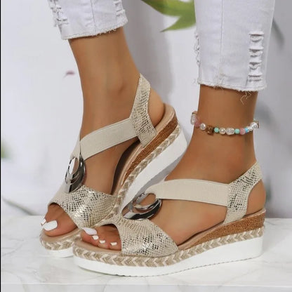 Briana | Comfortabele sleehak sandalen